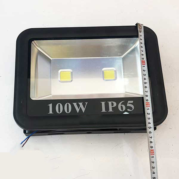 den-pha-led-ngoai-troi-100w-tron-choa-rong-hkled-bd