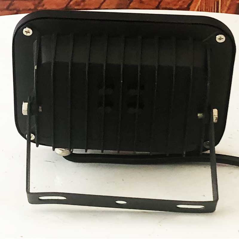 den-pha-led-ngoai-troi-10w-tron-rong-hkled-c