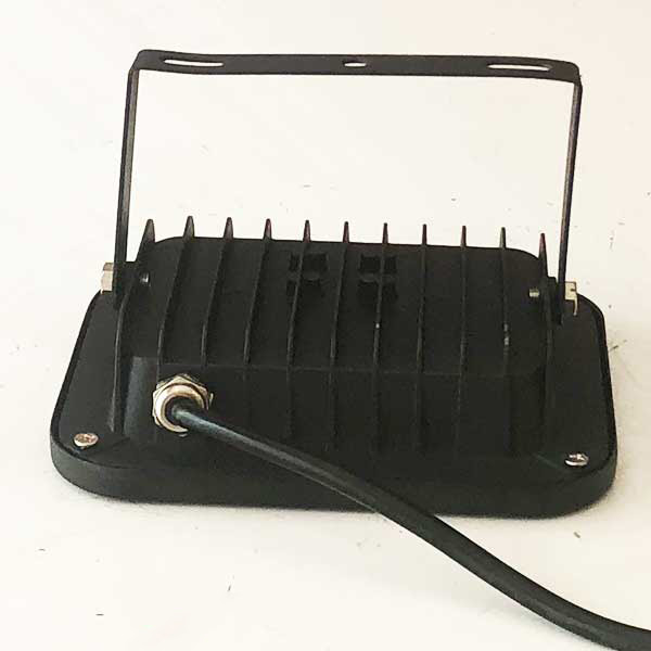 den-pha-led-ngoai-troi-10w-tron-rong-hkled-d