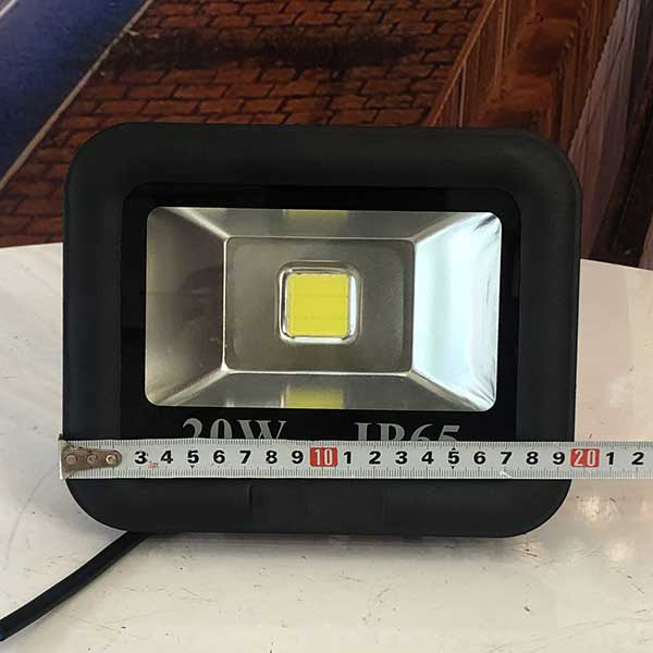 den-pha-led-ngoai-troi-20w-tron-rong-hkled-a