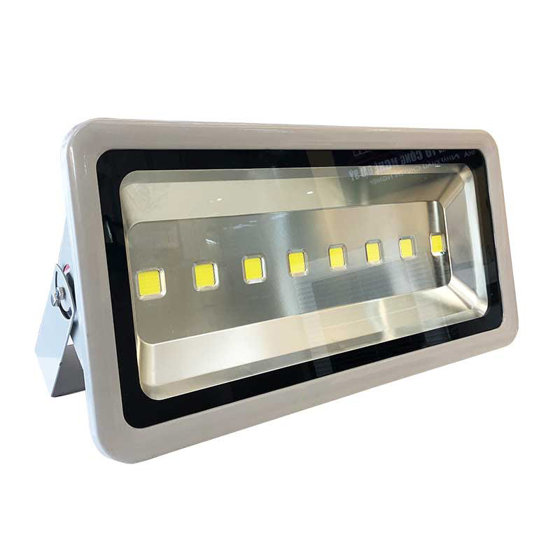 den-pha-led-ngoai-troi-400w-pha-roi-xam-hkled