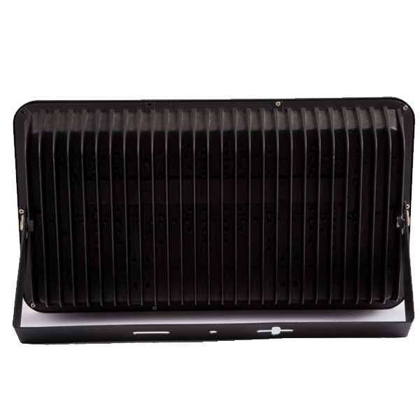 den-pha-led-ngoai-troi-400w-tron-hkled-c