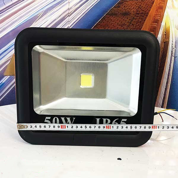 den-pha-led-ngoai-troi-50w-tron-choa-rong-hkled-a